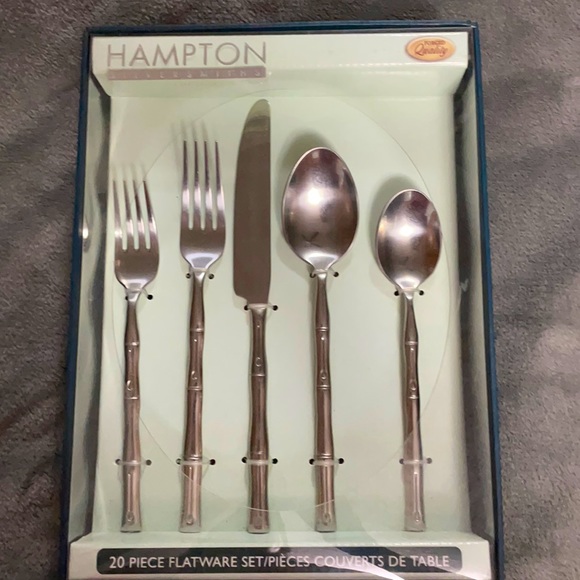 HAMPTON Silversmith, 20 Piece Flatware Set, New